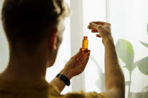 Using CBD Oil For Stress Relief: Benefits And Side Effects
